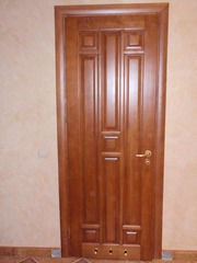 Дерев'яні двері з масиву