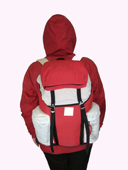 Рюкзак V = 17 л + 6 л карманы.